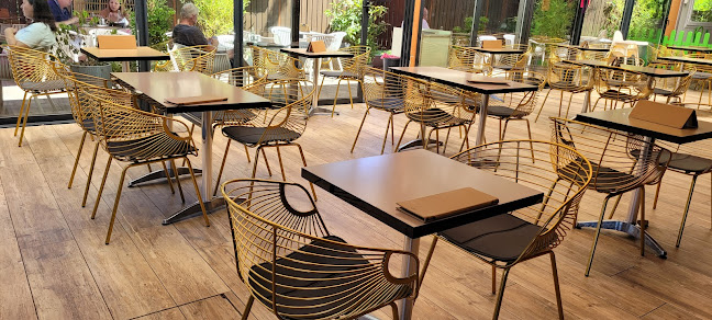 Comentarii opinii despre Cziniel Cukrászda és Találkozóhely