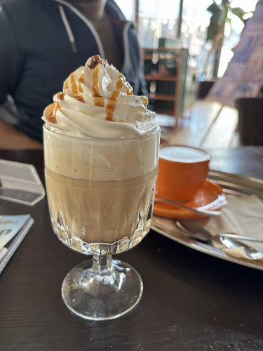 Opinii despre Cafe Frei Veszprém în Veszprém - Vendéglátás