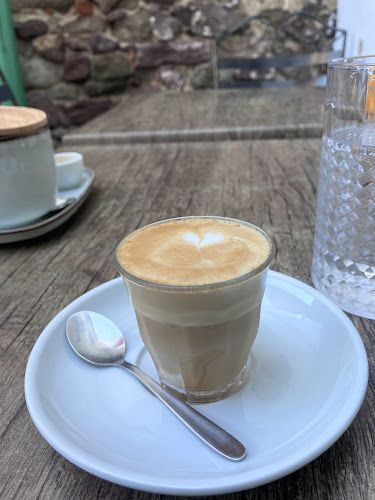 Szentendre, Alkotmány u. 5, 2000