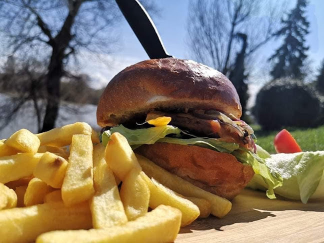 Opinii despre Tisza terasz în Tokaj - Vendéglátás