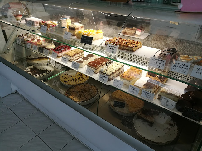 Opinii despre Cukormáz - cukrászda és kávézó în Mezőtúr - Vendéglátás