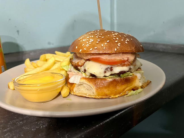 Opinii despre Chili's Burger în Győr - Vendéglátás