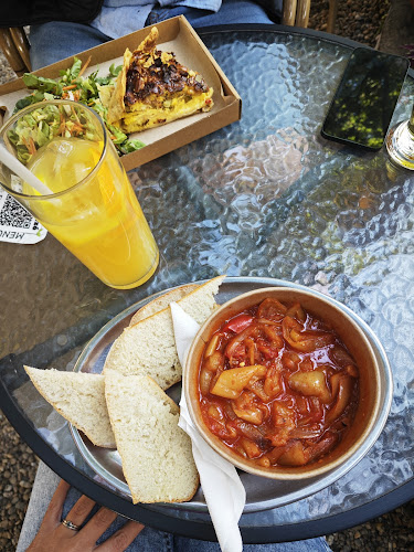 Comentarii opinii despre Figaró kert kávézó