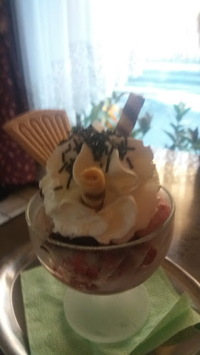 Benedettó Fagylaltozó, Kávézó - Győr