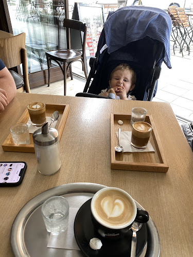 Kis Édes Cukrászda és Kávéház