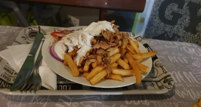 Comentarii opinii despre Gyros Tanya & Burger bár