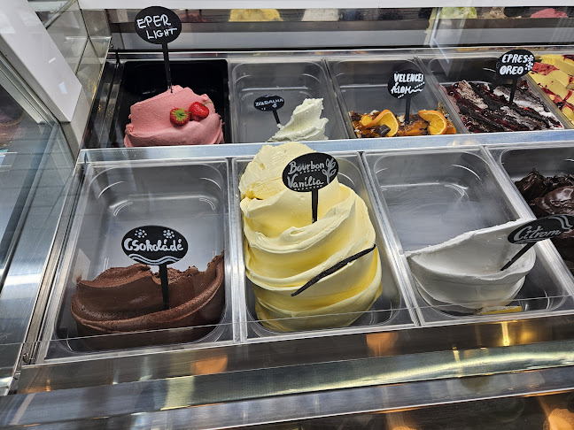 Pécel, Kossuth tér 2, 2119