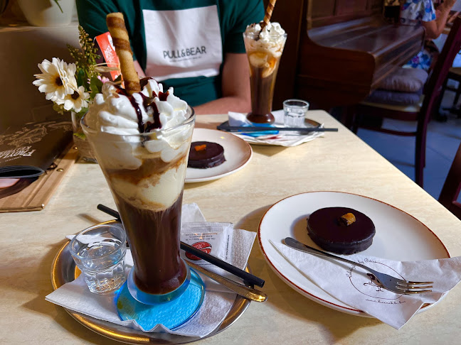 Comentarii opinii despre Bécsi Kávéház és Cukrászda Kft - Sütemények, torták.