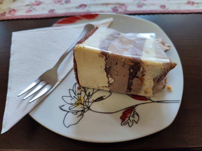 Comentarii opinii despre Balázs Kávézó Cukrászda,Kisvendéglő