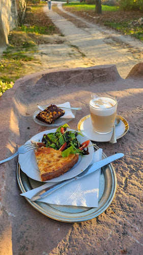 C'est La Vie Café - Vendéglátás