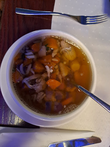 Opinii despre Kalóz Fregatt în Tata - Vendéglátás