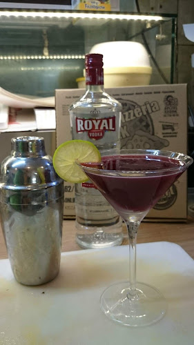 Opinii despre Club43 Büfé és Pizzéria în Deszk - Vendéglátás