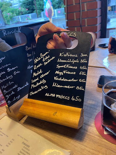 Opinii despre Kék Tigris Coffee în Balatonfenyves - Vendéglátás