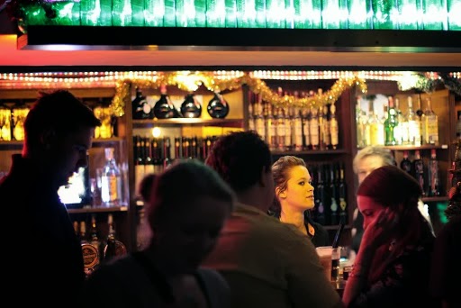 Könyvtár Klub & Treffort Kert - Vendéglátás