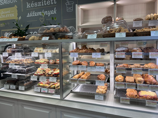 Comentarii opinii despre Kemenes Cukrászda Attila út