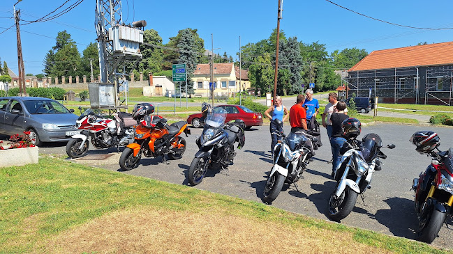 Comentarii opinii despre Gomba presszós