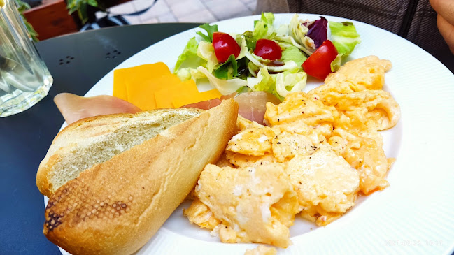 Comentarii opinii despre Manooka Kávézó