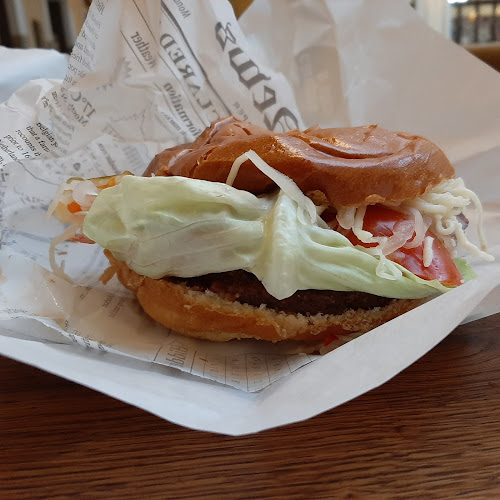 Opinii despre Campus Bistro în Debrecen - Vendéglátás