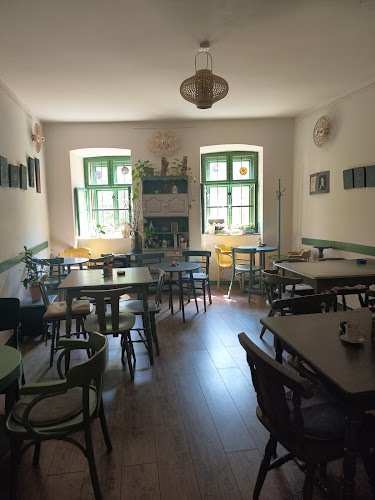 Szentendre, Alkotmány u. 5, 2000