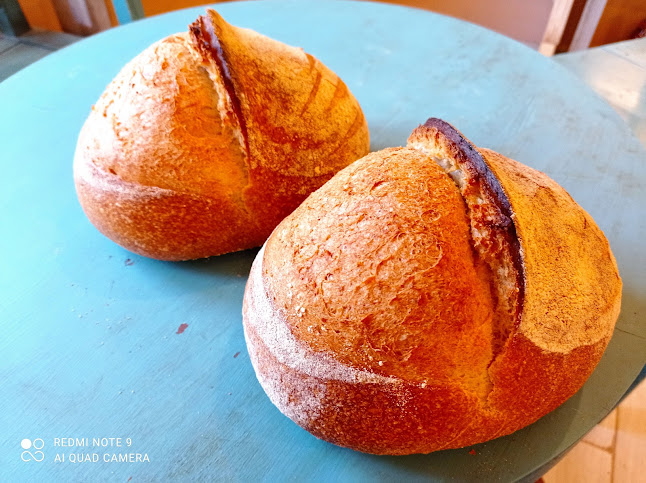 Opinii despre Petrus Péksége kovászos, kézmūves pékség în Budapest - Vendéglátás