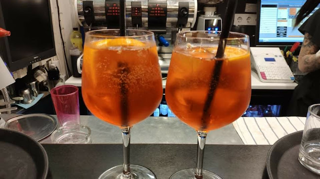 Opinii despre Patron Kávézó és Bár în Kiskunfélegyháza - Vendéglátás