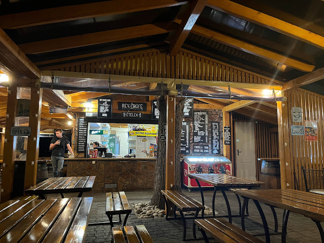 Opinii despre Rév Büfé în Révfülöp - Vendéglátás