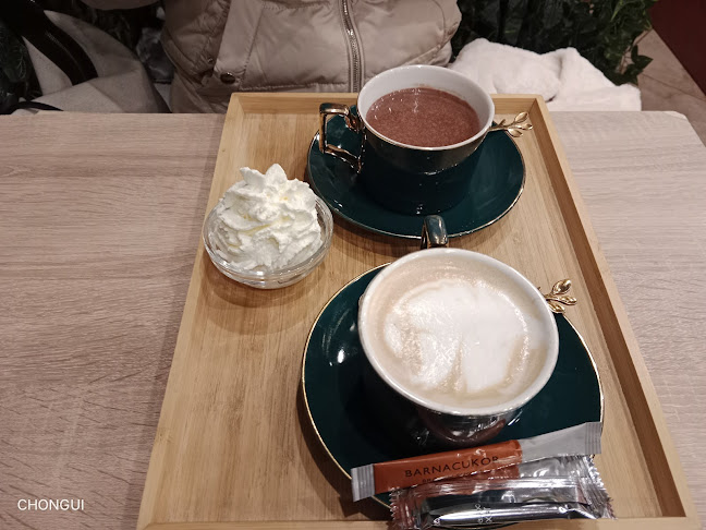 Opinii despre Yaku Café în Budapest - Vendéglátás