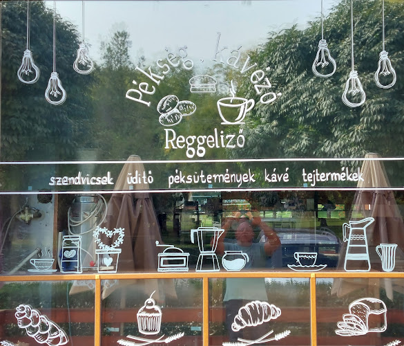 Comentarii opinii despre Pékség Kávézó Reggeliző