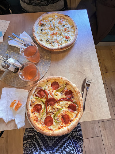 Comentarii opinii despre Borház és Pizzaház