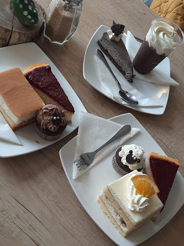 Comentarii opinii despre Cukker Művek Kávéház