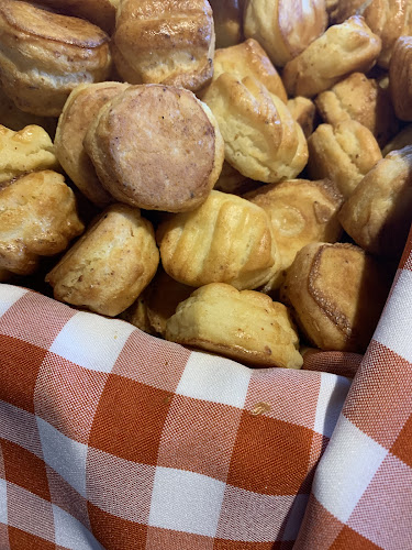 Comentarii opinii despre Kalácsos pékség ,Sercli és Paradicsom