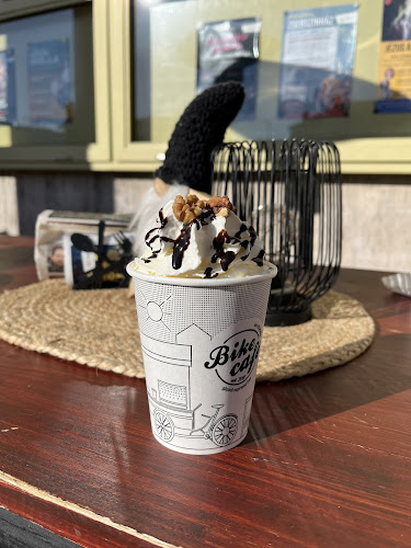 Opinii despre Bike Café Kecskemét în Kecskemét - Vendéglátás