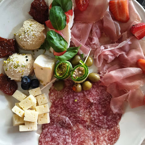 Opinii despre Aperitivo Caffé Bar în Szombathely - Vendéglátás