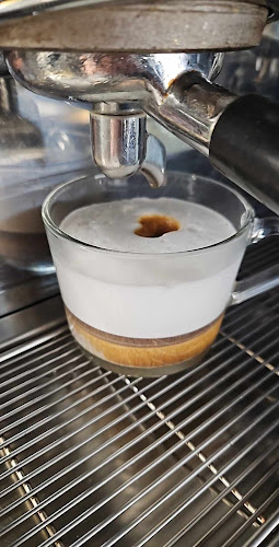 Opinii despre Alibi kávézó în Kecskemét - Vendéglátás