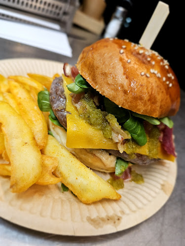 Opinii despre Devil's Prézli Food Truck & Catering în Páty - Vendéglátás