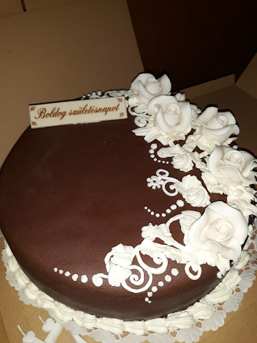 Opinii despre Király fagyizó és cukrászda în Tiszapalkonya - Vendéglátás