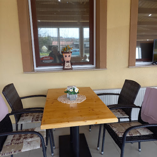 Krisztina Cukrászda - Vendéglátás