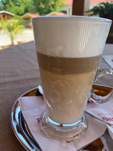 Comentarii opinii despre Lévai Garden - Caffe& Eis, Faházak, udvari kellékek