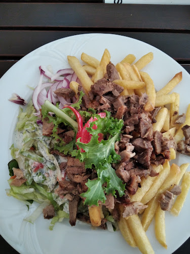 Comentarii opinii despre Fényesliget Kávézó