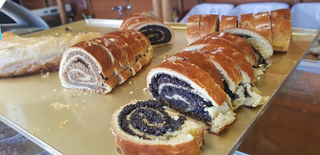 Opinii despre Morina pékség în Szeged - Vendéglátás