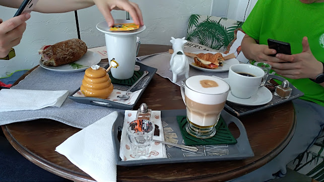 Opinii despre Monsoon coffee&more în Budapest - Vendéglátás