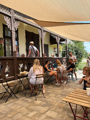 Opinii despre BARKA - kávé és kuckó în Érd - Vendéglátás