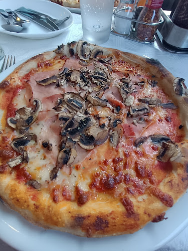 Opinii despre Mauro Ristorante Pizzéria Zamárdi în Zamárdi - Vendéglátás