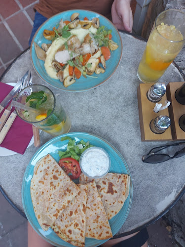 Comentarii opinii despre SEMMI EXTRA és egy kis KERT