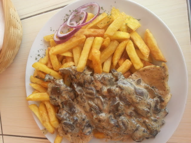 Opinii despre Fehèrló Ètterem Ès Rendezvènyház,Fehérló Panzió în Kiskunmajsa - Vendéglátás