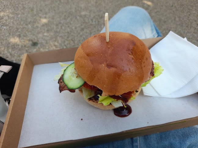 Opinii despre Oscar American Bar în Balatonfüred - Vendéglátás