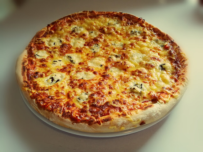 Opinii despre Castello Étterem és Rendezvényház în Kaposvár - Vendéglátás