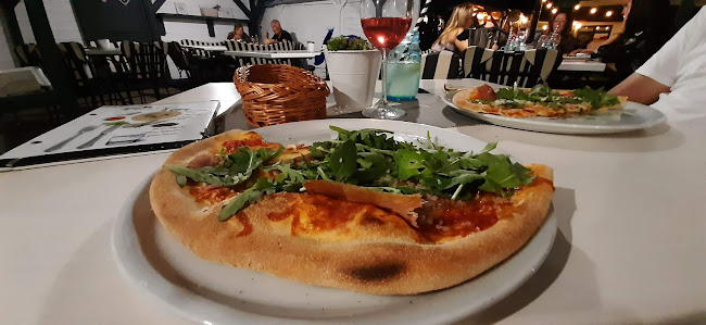 Gomba Étterem és Pizzéria - Vendéglátás