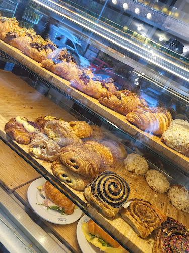 Opinii despre Lisboa Pastry & Bakery în Budapest - Vendéglátás