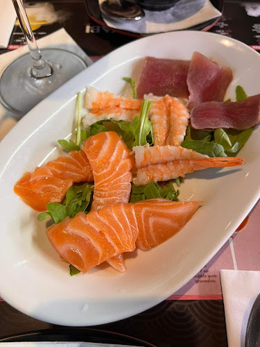 Wasabi Running Sushi & Wok Restaurant